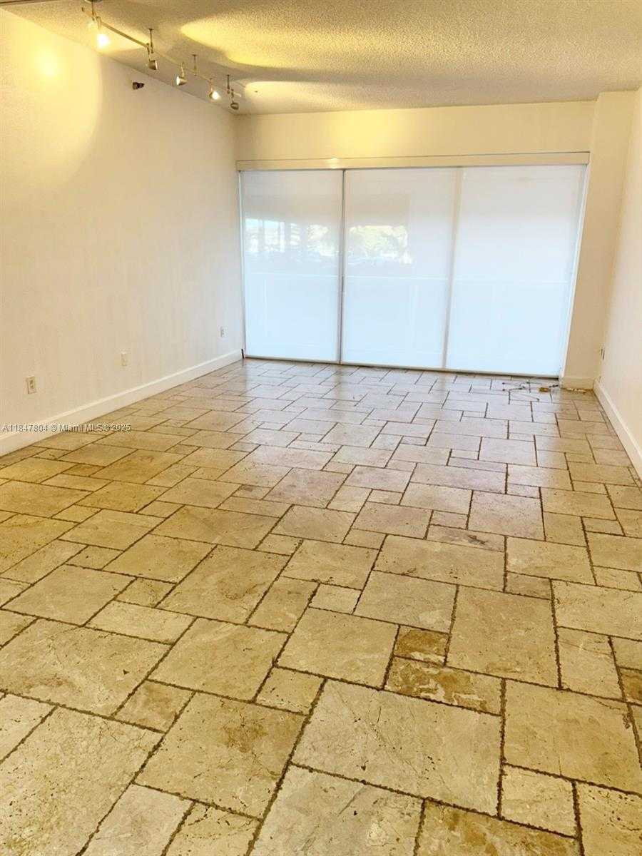 Small Image of 20505 EAST COUNTRY CLUB DR #135, Aventura Number 3