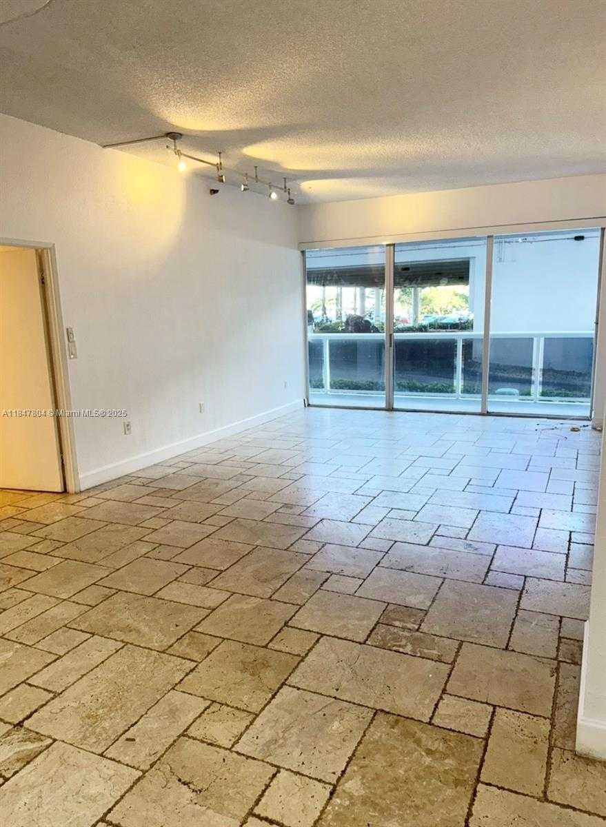 Small Image of 20505 EAST COUNTRY CLUB DR #135, Aventura Number 4