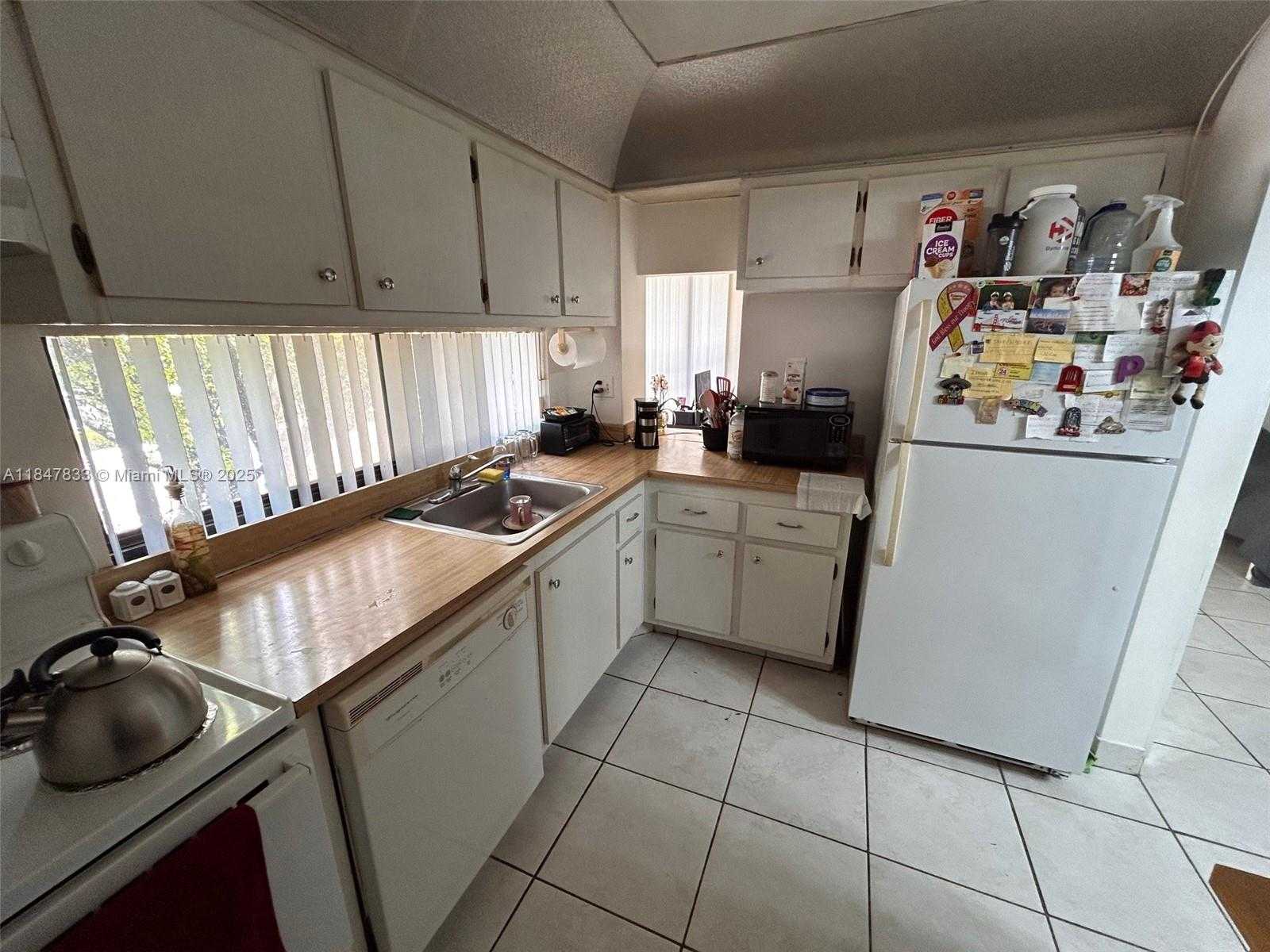 Small Image of 16909 NORTH BAY RD #320, Sunny Isles Beach Number 24