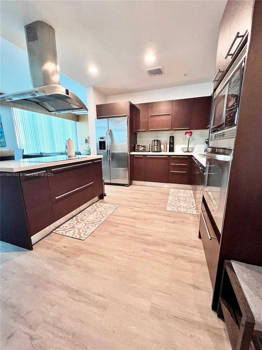 Small Image of 7928 EAST DR #901, North Bay Village Number 25