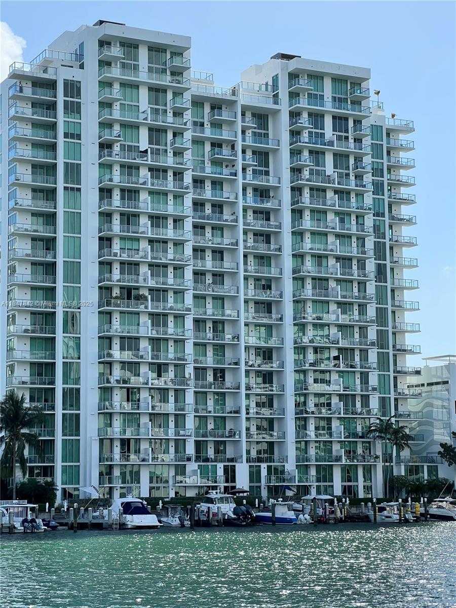 Small Image of 7928 EAST DR #901, North Bay Village Number 39