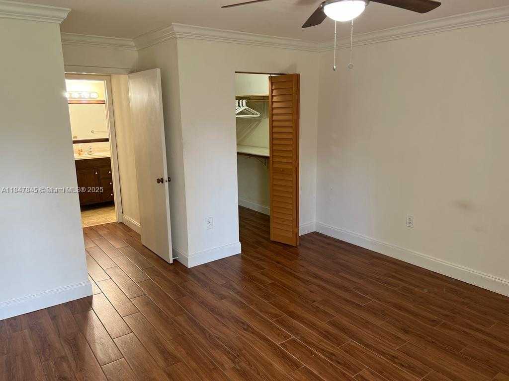 Small Image of 7160 FAIRWAY DR #J18, Miami Lakes Number 14