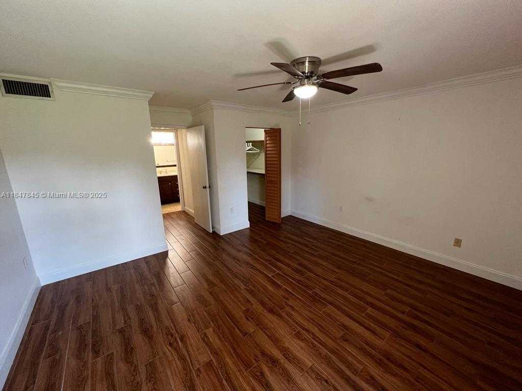Small Image of 7160 FAIRWAY DR #J18, Miami Lakes Number 15