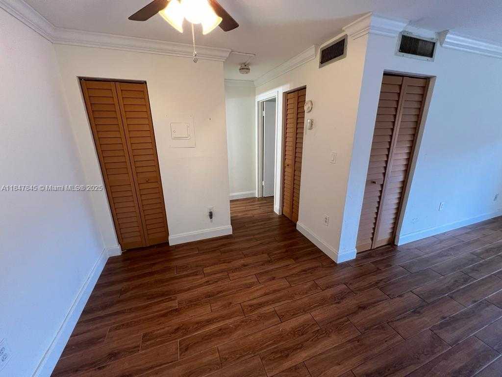 Small Image of 7160 FAIRWAY DR #J18, Miami Lakes Number 9