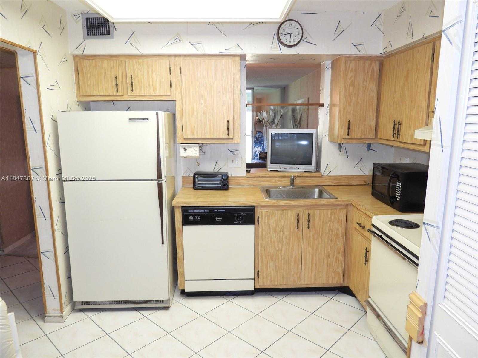 Small Image of 7431 NORTH WEST 1ST ST #103, Margate Number 13