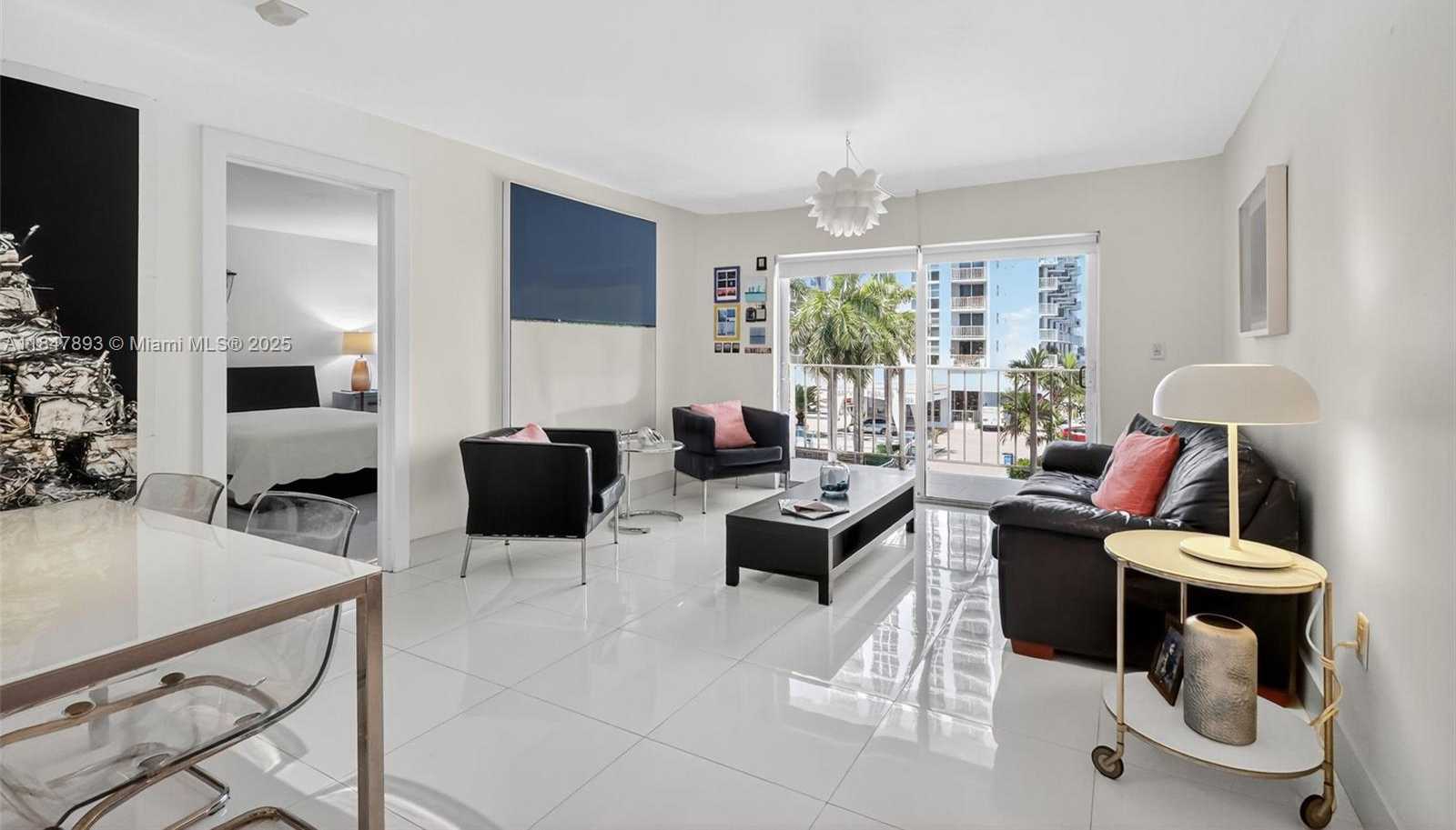 Small Image of 1245 WEST AVE #401, Miami Beach Number 2