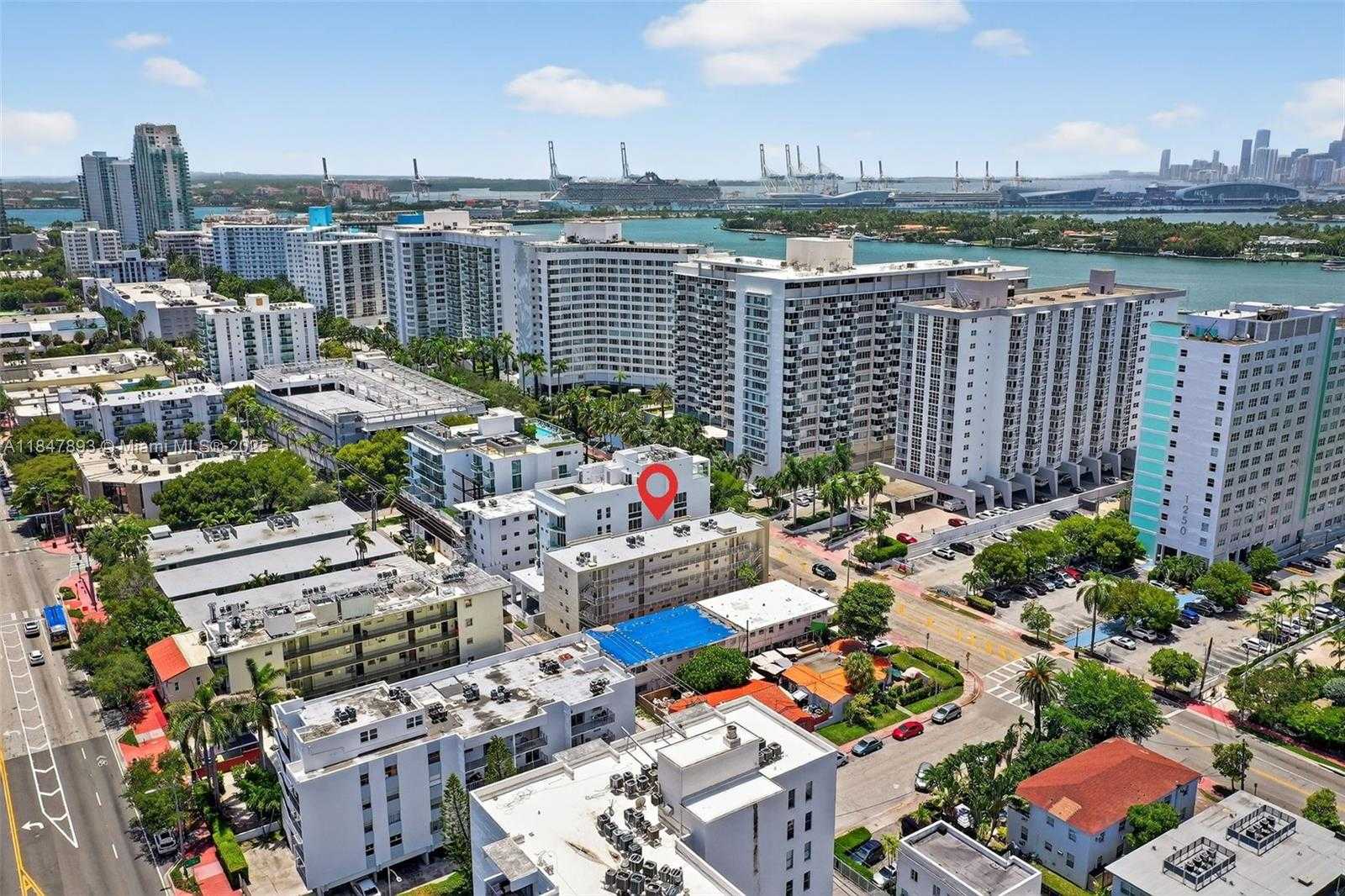 Small Image of 1245 WEST AVE #401, Miami Beach Number 30