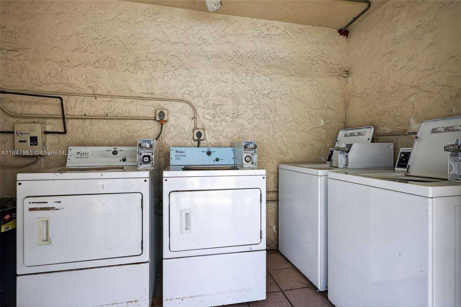 Small Image of 1245 WEST AVE #401, Miami Beach Number 36