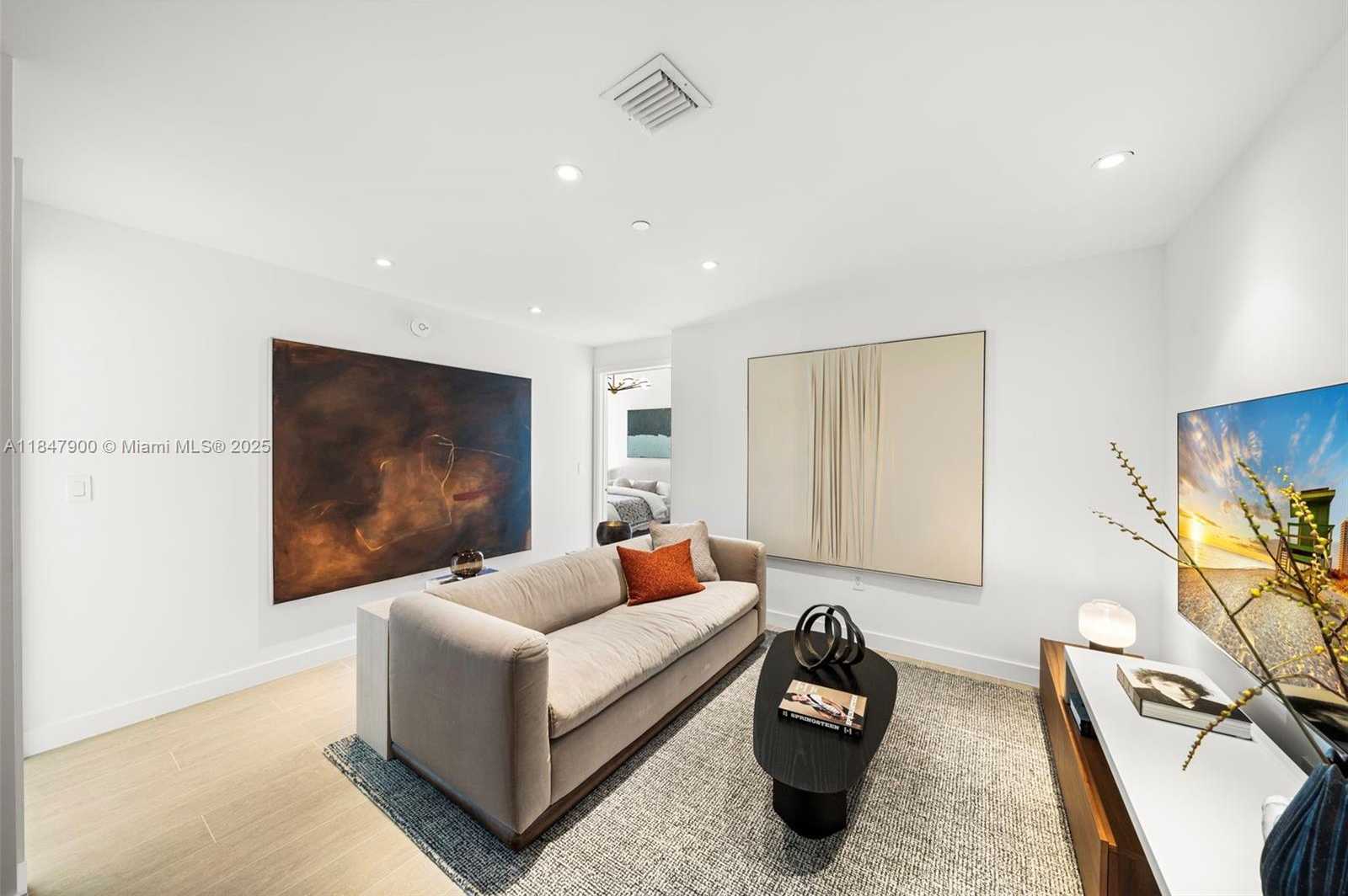 Small Image of Miami Beach Number 55