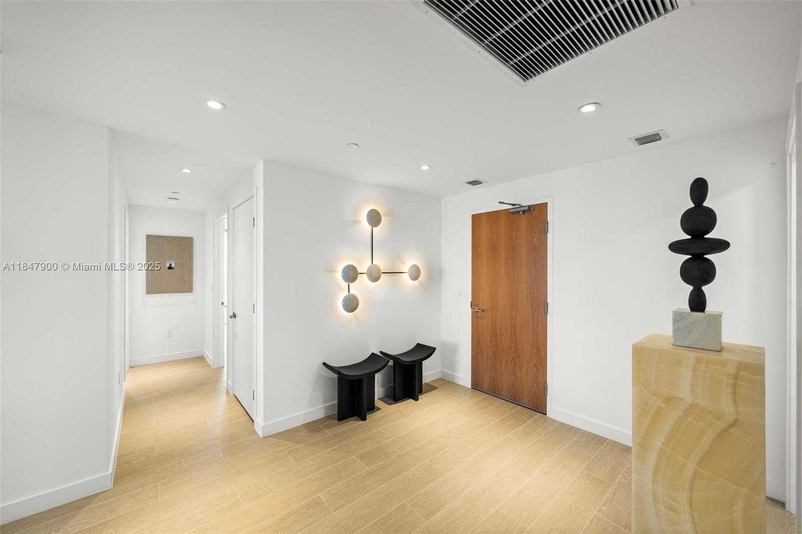 Small Image of Miami Beach Number 62