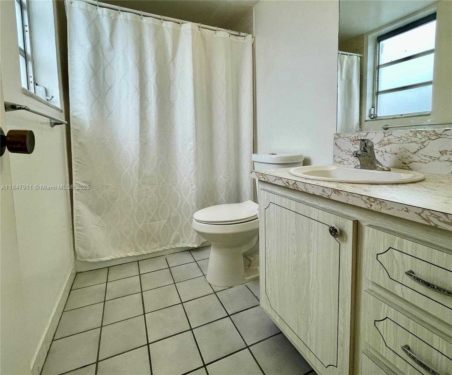Small Image of 1811 JEFFERSON ST #708, Hollywood Number 7