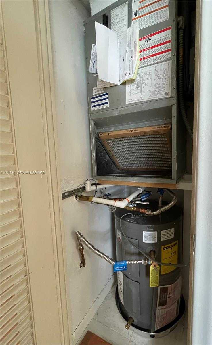 Small Image of 1811 JEFFERSON ST #708, Hollywood Number 9