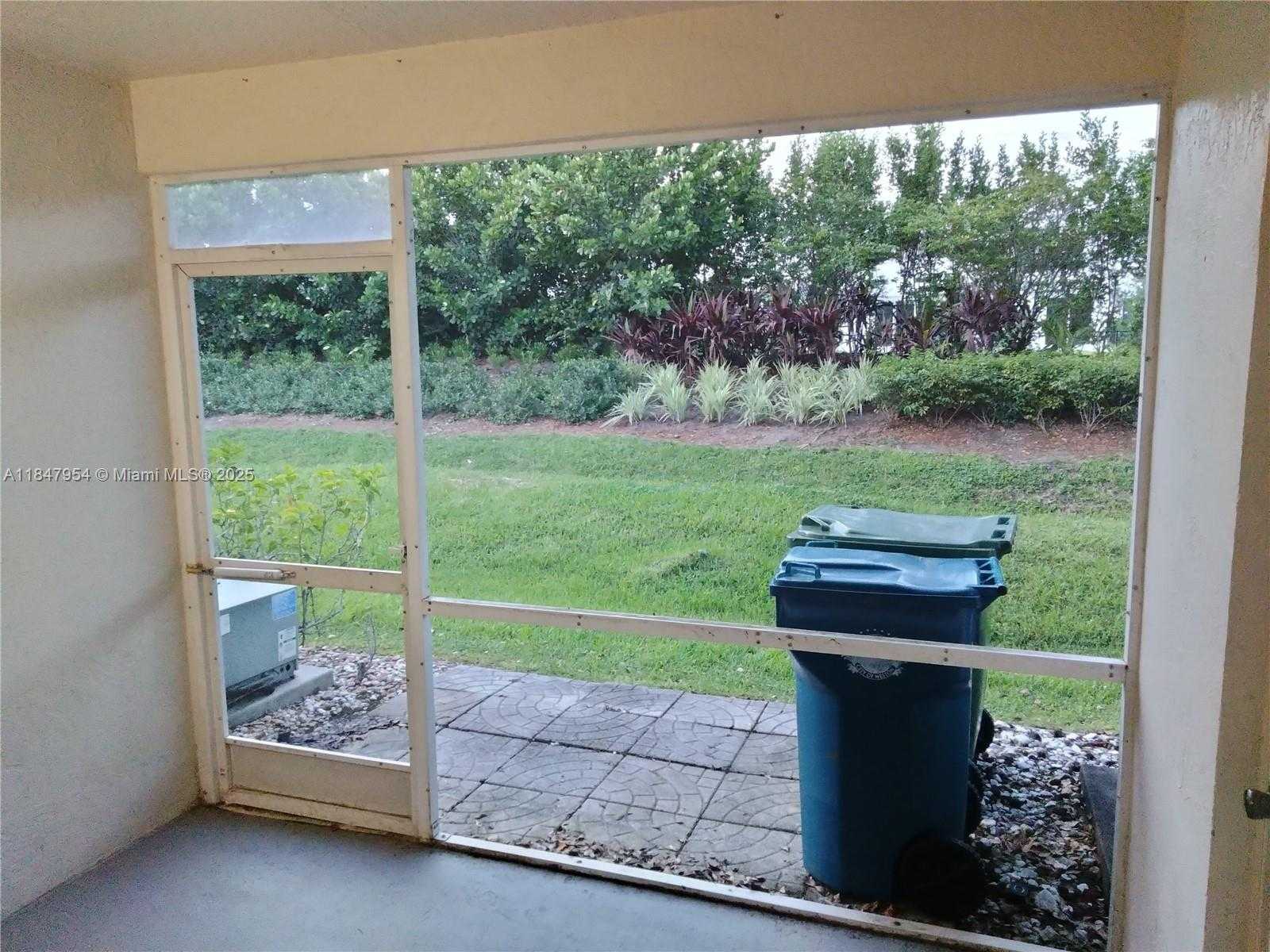 Small Image of 16679 HEMINGWAY DR, Weston Number 13
