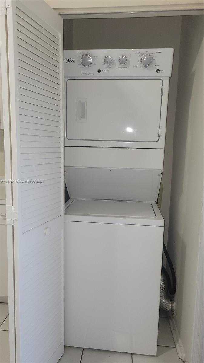 Small Image of 16679 HEMINGWAY DR, Weston Number 7