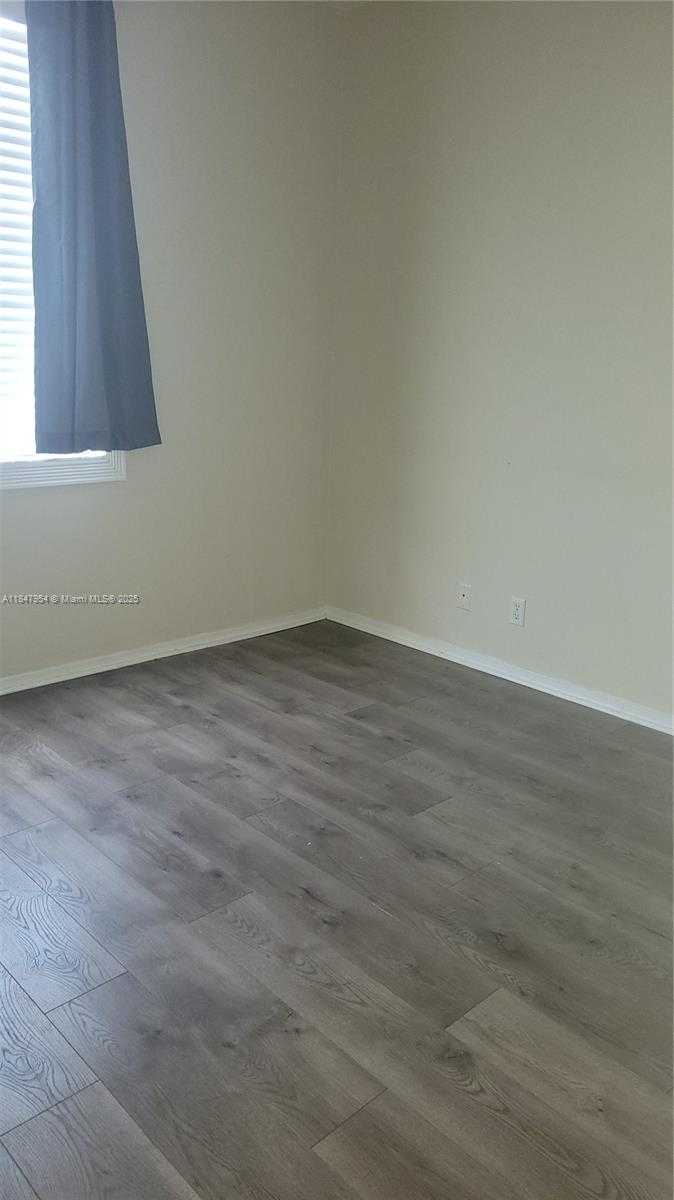 Small Image of 16679 HEMINGWAY DR, Weston Number 8