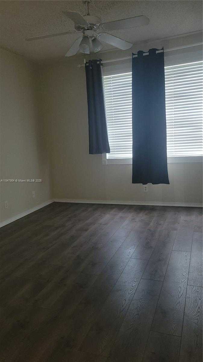 Small Image of 16679 HEMINGWAY DR, Weston Number 9