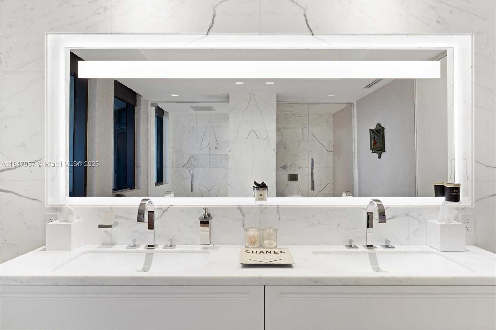 Small Image of 7023 FISHER ISLAND DR #7023, Miami Beach Number 26