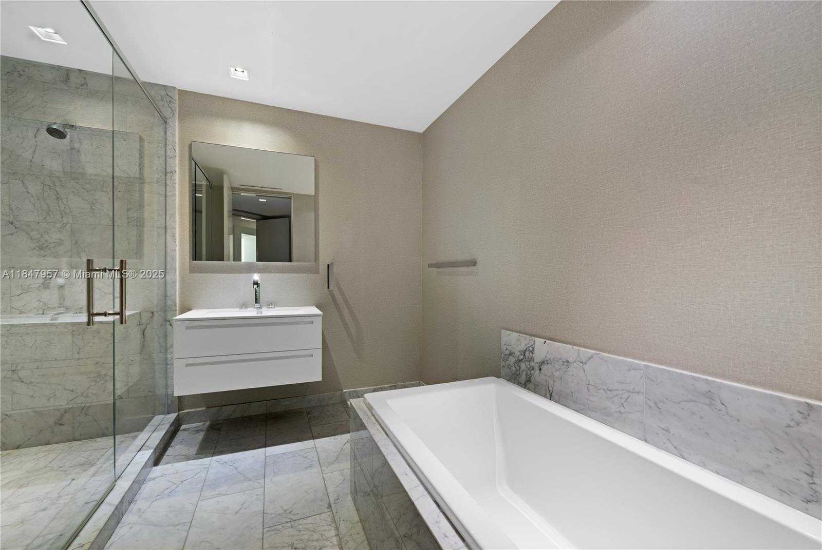 Small Image of 7023 FISHER ISLAND DR #7023, Miami Beach Number 28