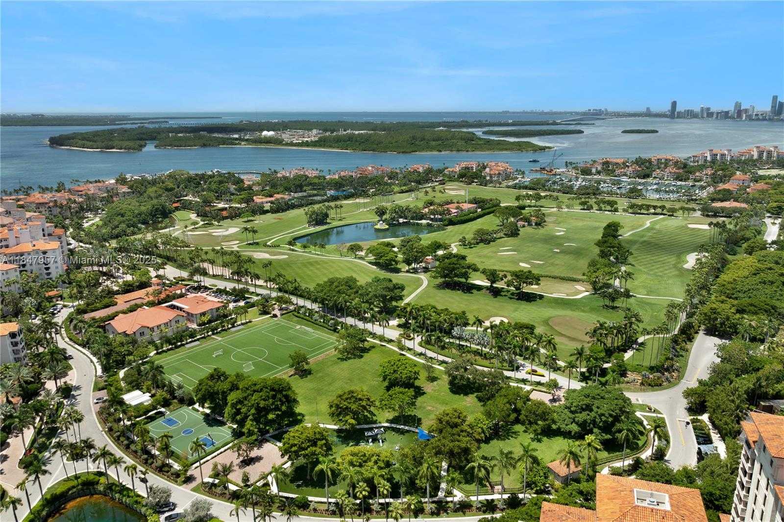 Small Image of 7023 FISHER ISLAND DR #7023, Miami Beach Number 32