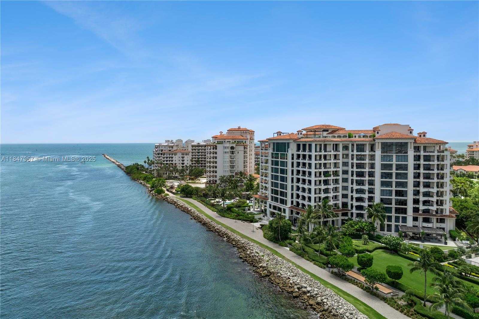 Small Image of 7023 FISHER ISLAND DR #7023, Miami Beach Number 34