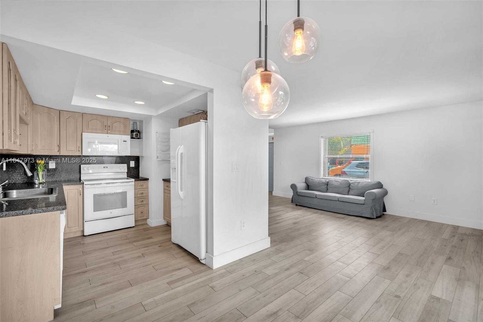 Small Image of 10611 SOUTH WEST 113TH PL #93-C, Miami Number 8