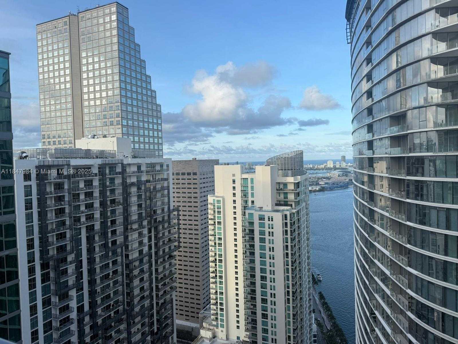 Small Image of 200 BISCAYNE BOULEVARD WAY #4801, Miami Number 15