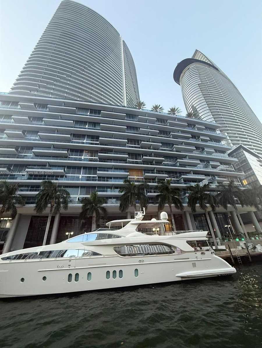 Small Image of 200 BISCAYNE BOULEVARD WAY #4801, Miami Number 17