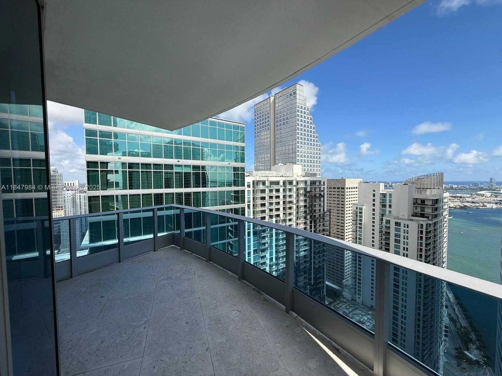 Small Image of 200 BISCAYNE BOULEVARD WAY #4801, Miami Number 18