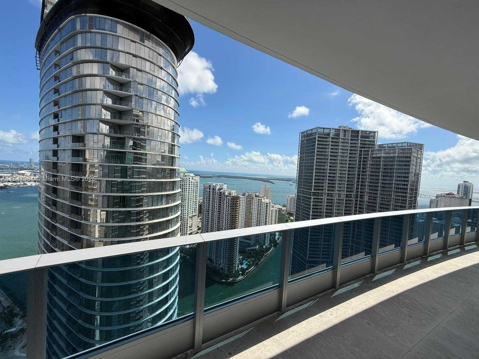 Small Image of 200 BISCAYNE BOULEVARD WAY #4801, Miami Number 21