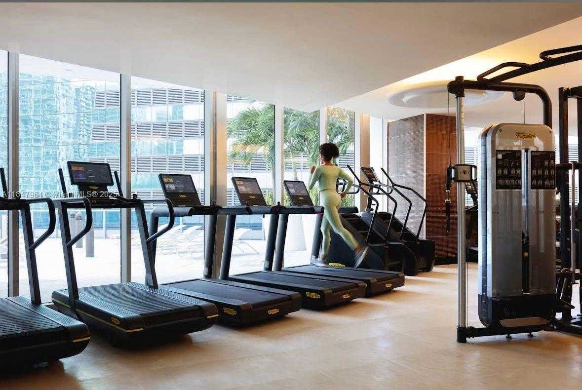 Small Image of 200 BISCAYNE BOULEVARD WAY #4801, Miami Number 25