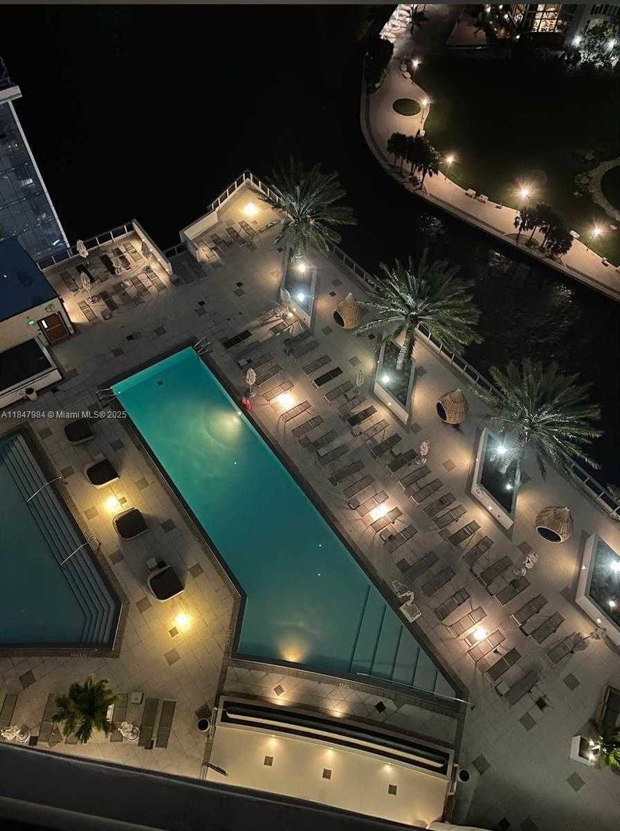 Small Image of 200 BISCAYNE BOULEVARD WAY #4801, Miami Number 28