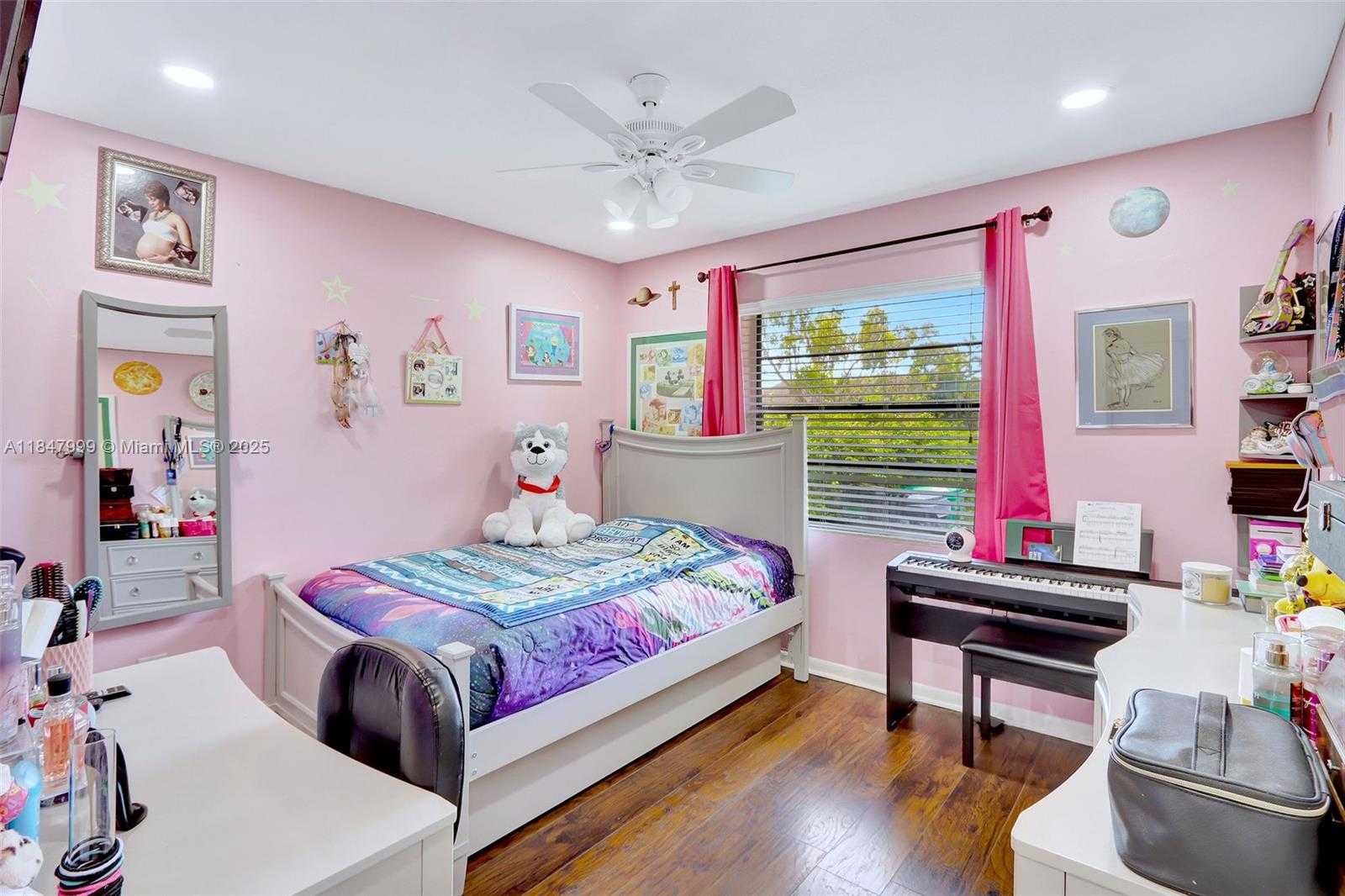 Small Image of 13554 SOUTH WEST 48TH TER, Miami Number 12