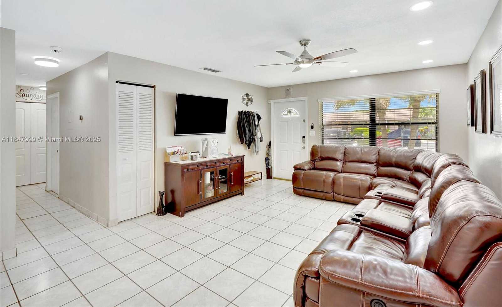 Small Image of 13554 SOUTH WEST 48TH TER, Miami Number 4