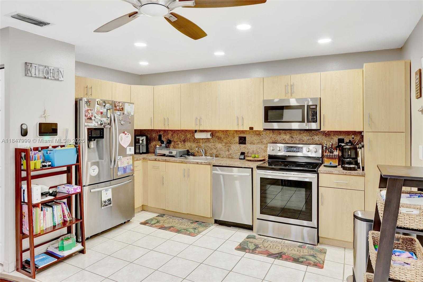 Small Image of 13554 SOUTH WEST 48TH TER, Miami Number 7