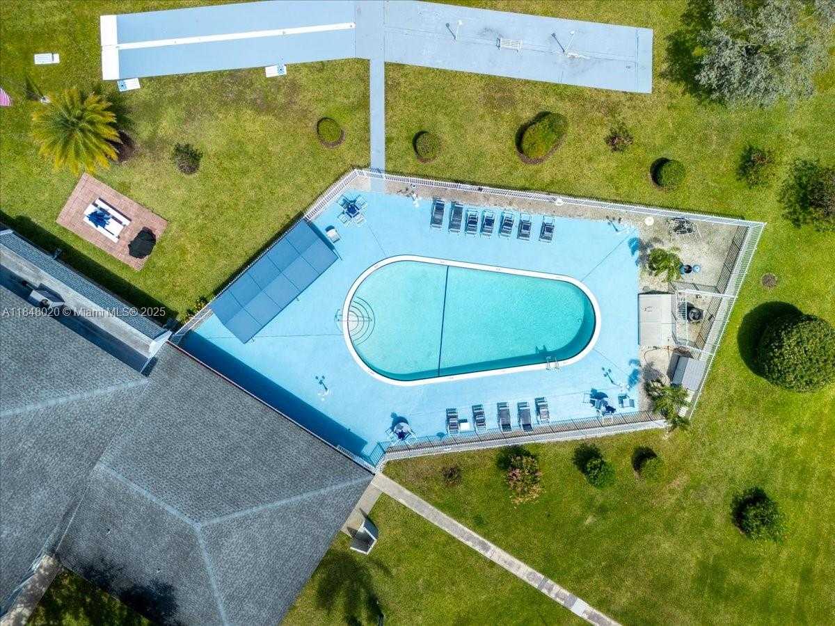Small Image of 2200 PARK LN #306, Hollywood Number 12
