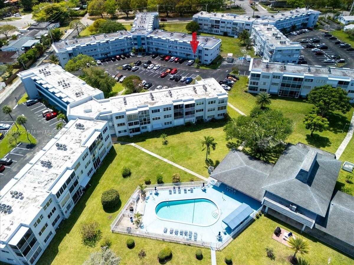 Small Image of 2200 PARK LN #306, Hollywood Number 6