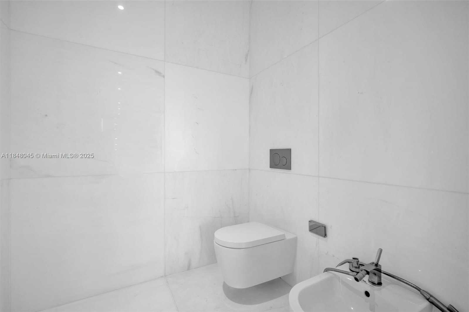 Small Image of 300 SOUTH BISCAYNE BLVD WAY #2604, Miami Number 11
