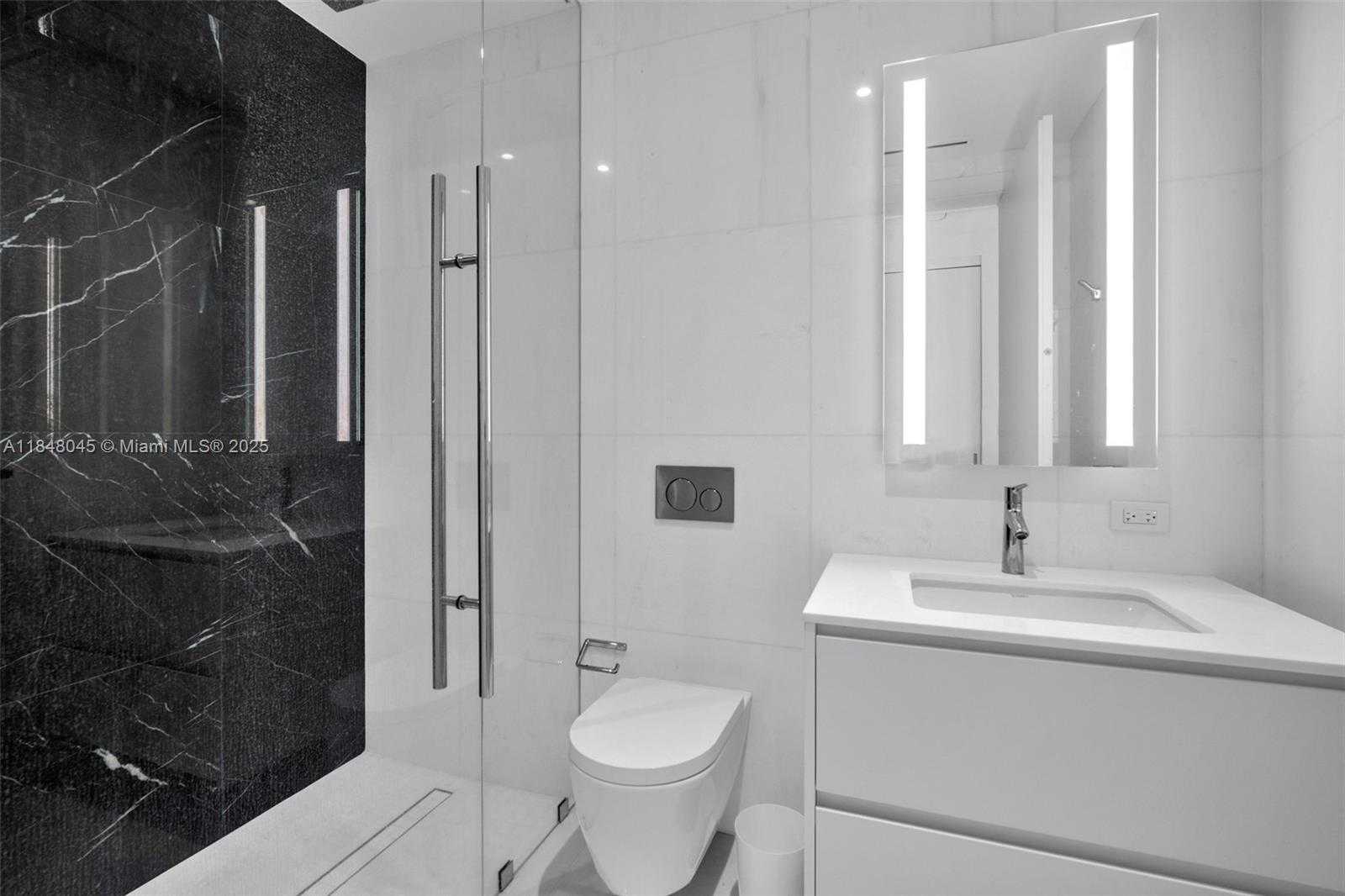 Small Image of 300 SOUTH BISCAYNE BLVD WAY #2604, Miami Number 31