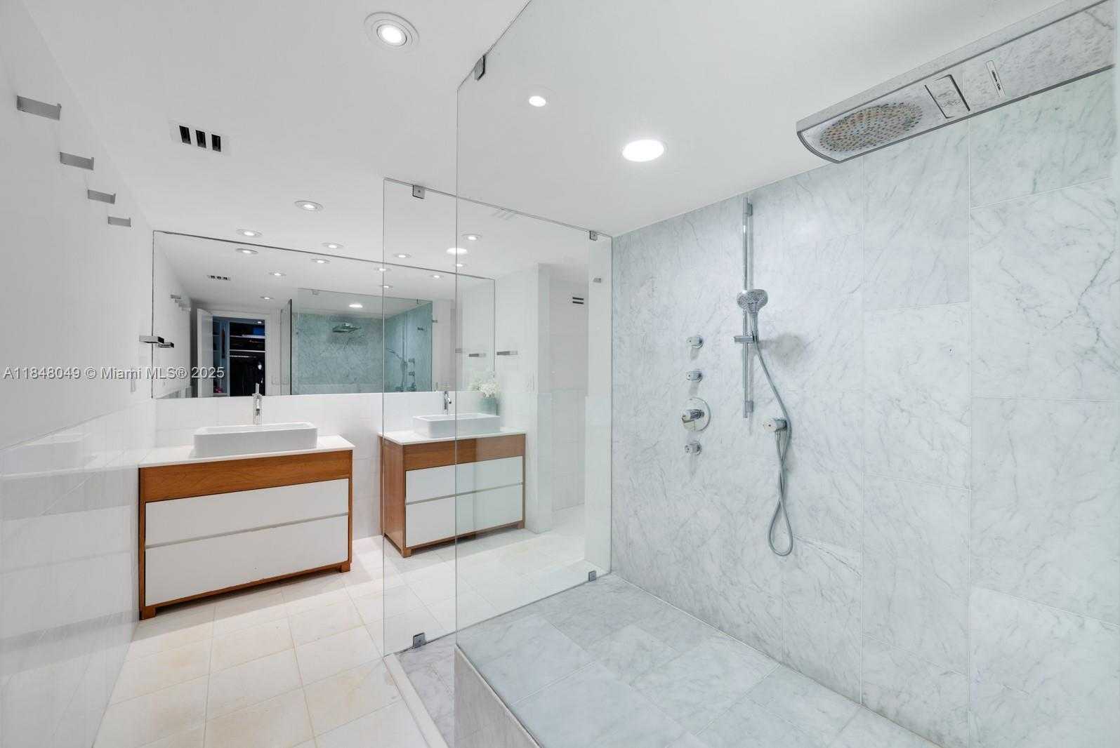 Small Image of 1121 CRANDON BLVD #F702, Key Biscayne Number 17