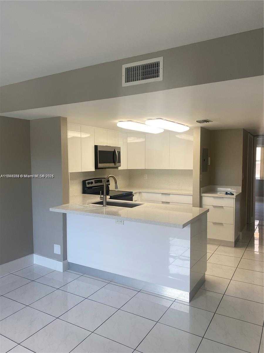 Small Image of 1368 NORTH WEST 24TH AVE #1368, Miami Number 6