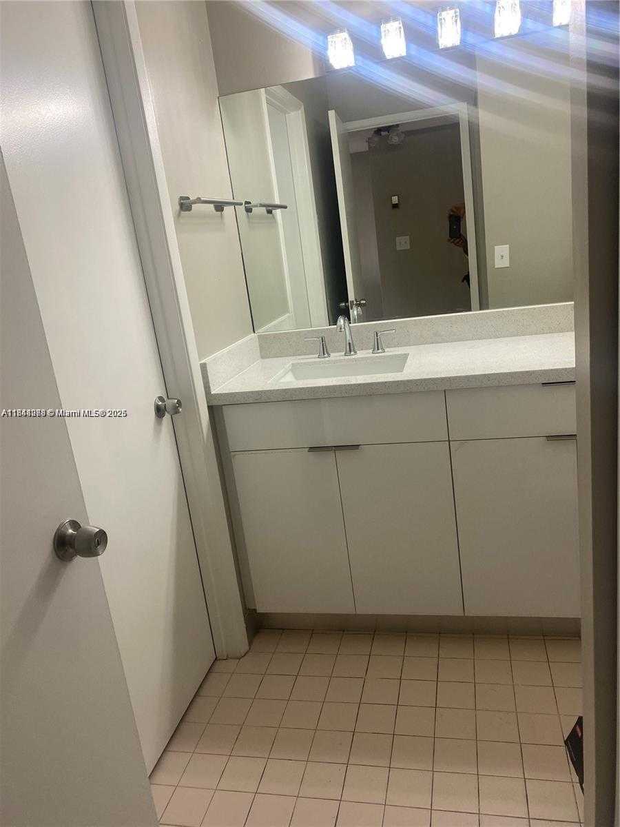 Small Image of 1368 NORTH WEST 24TH AVE #1368, Miami Number 9
