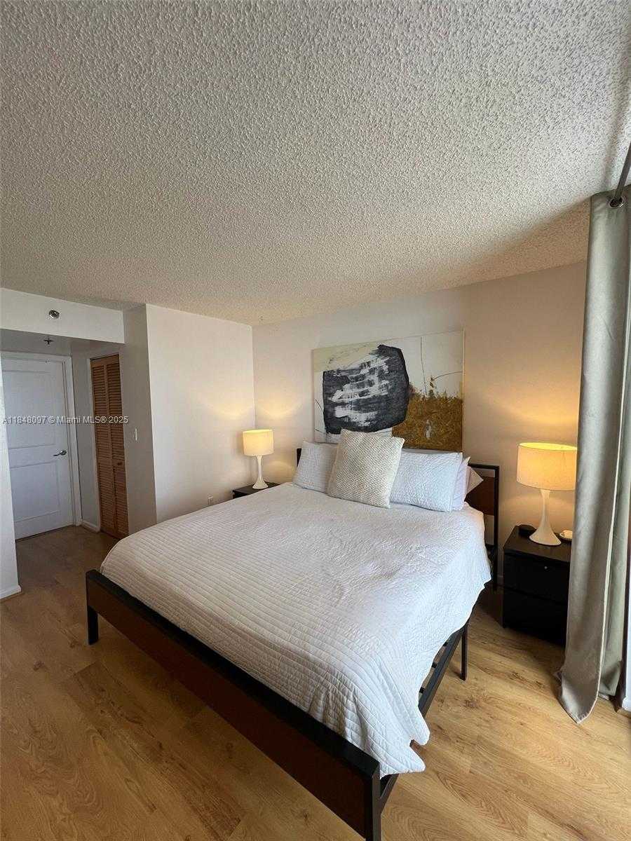Small Image of 540 BRICKELL KEY DR #1524, Miami Number 16