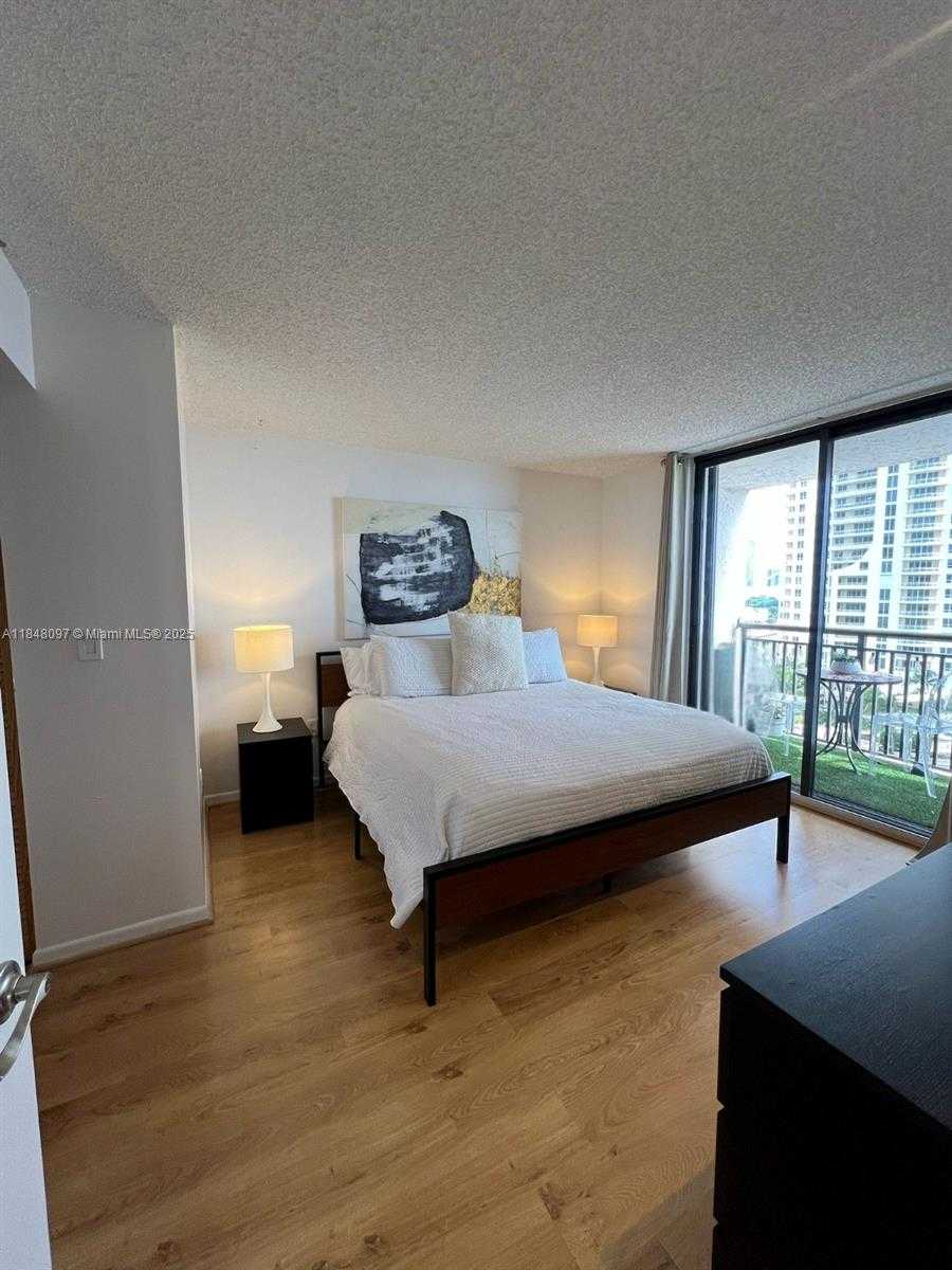 Small Image of 540 BRICKELL KEY DR #1524, Miami Number 19