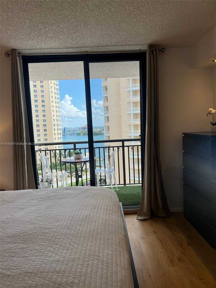 Small Image of 540 BRICKELL KEY DR #1524, Miami Number 23