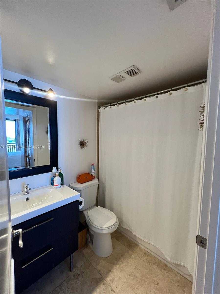 Small Image of 540 BRICKELL KEY DR #1524, Miami Number 25