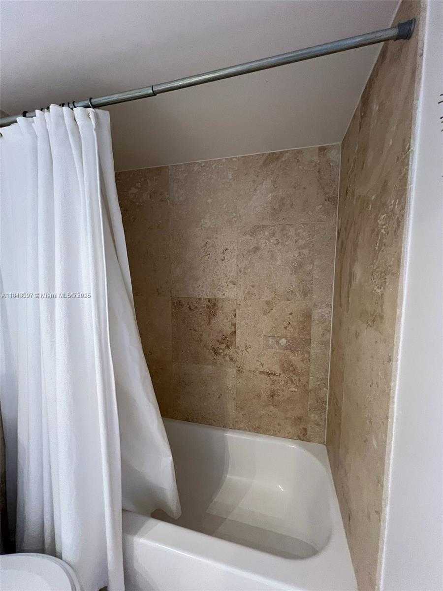 Small Image of 540 BRICKELL KEY DR #1524, Miami Number 26