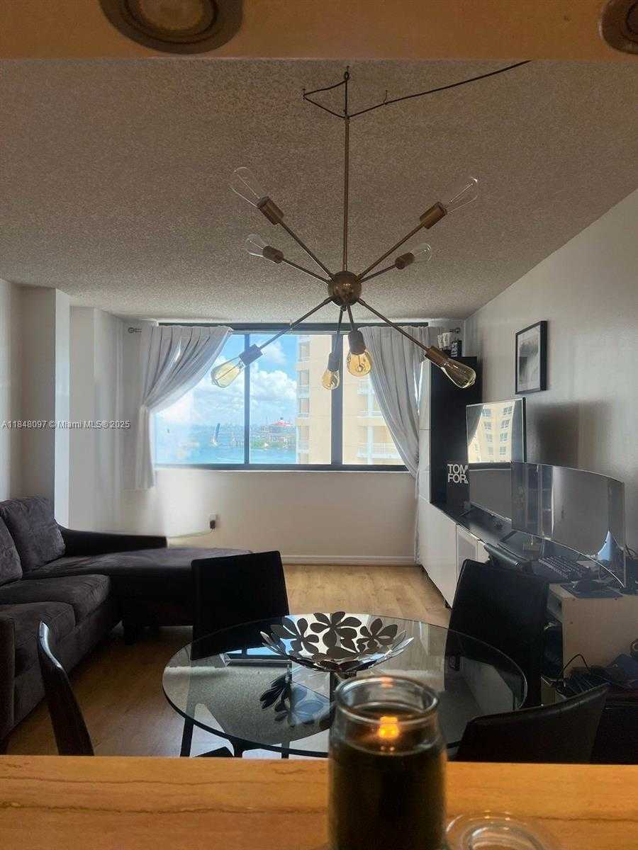 Small Image of 540 BRICKELL KEY DR #1524, Miami Number 3