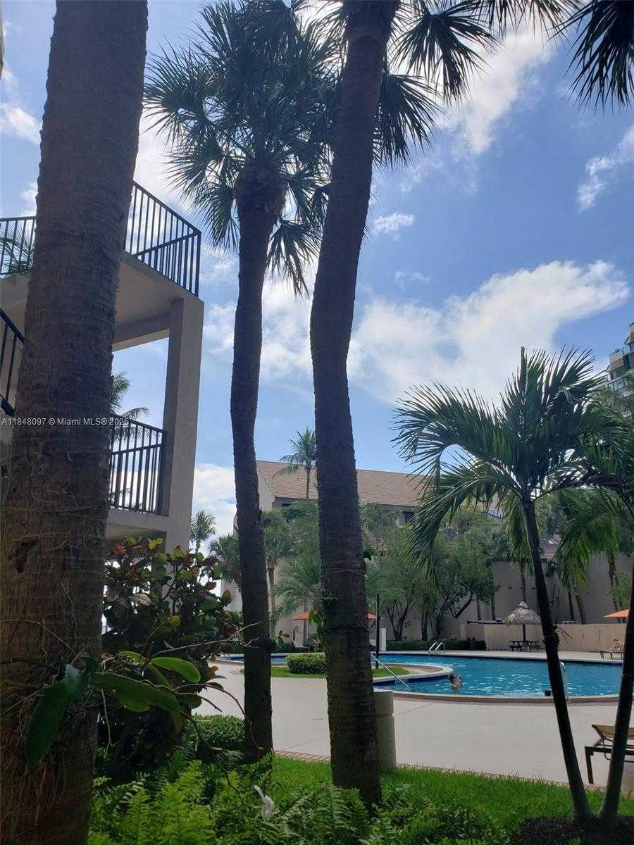 Small Image of 540 BRICKELL KEY DR #1524, Miami Number 31