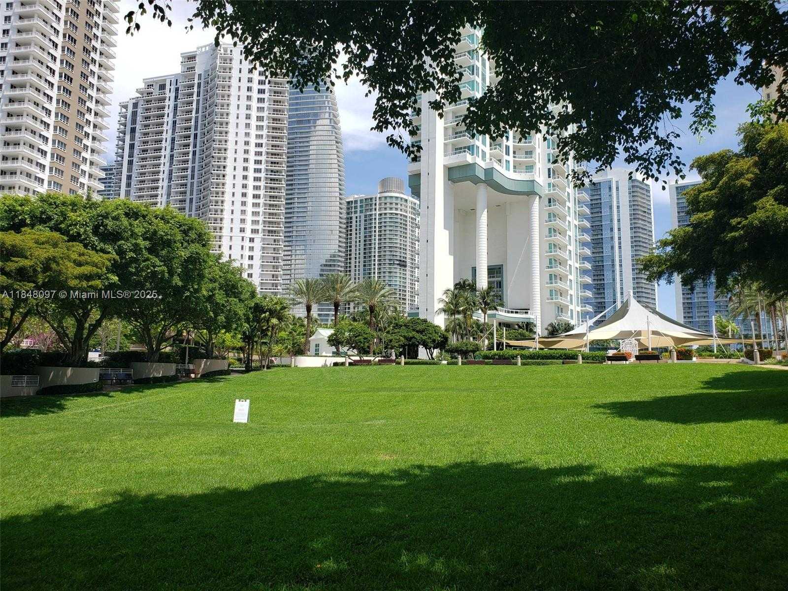 Small Image of 540 BRICKELL KEY DR #1524, Miami Number 41