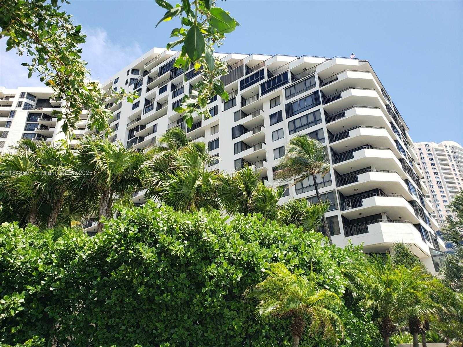 Small Image of 540 BRICKELL KEY DR #1524, Miami Number 42